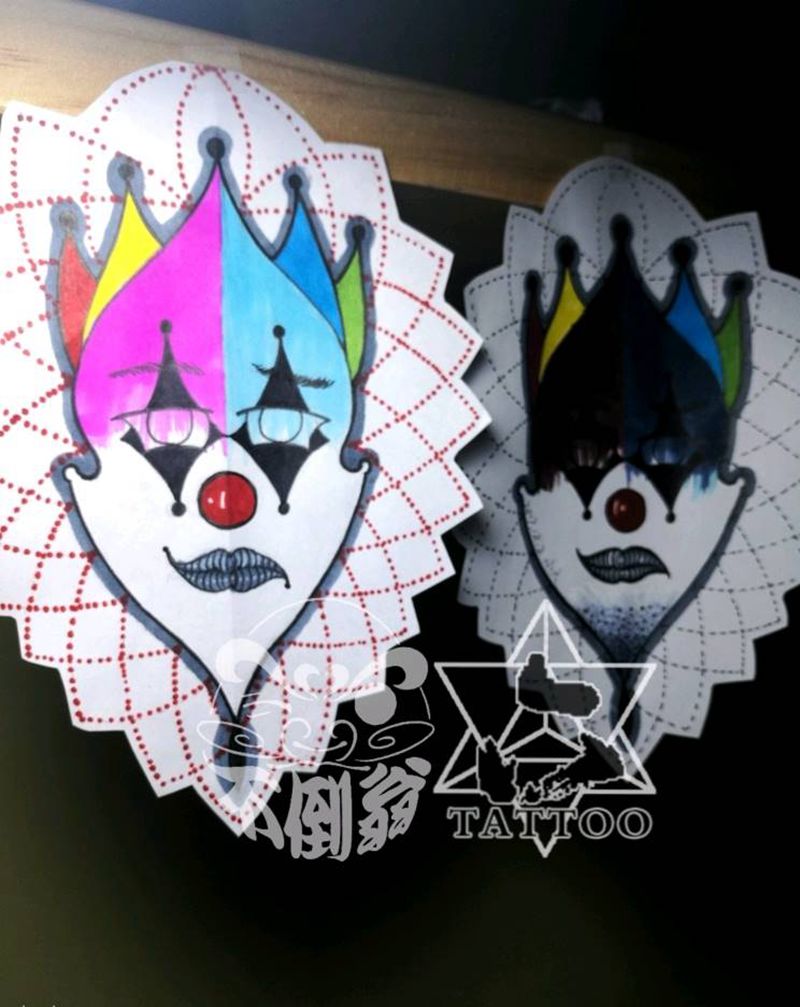 一对小丑纹身图片_欧美清新大理六刺青不倒翁北京手稿纹身图案