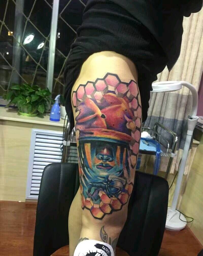 欧美纹身图片_腿部欧美几何人物成品纹身图案