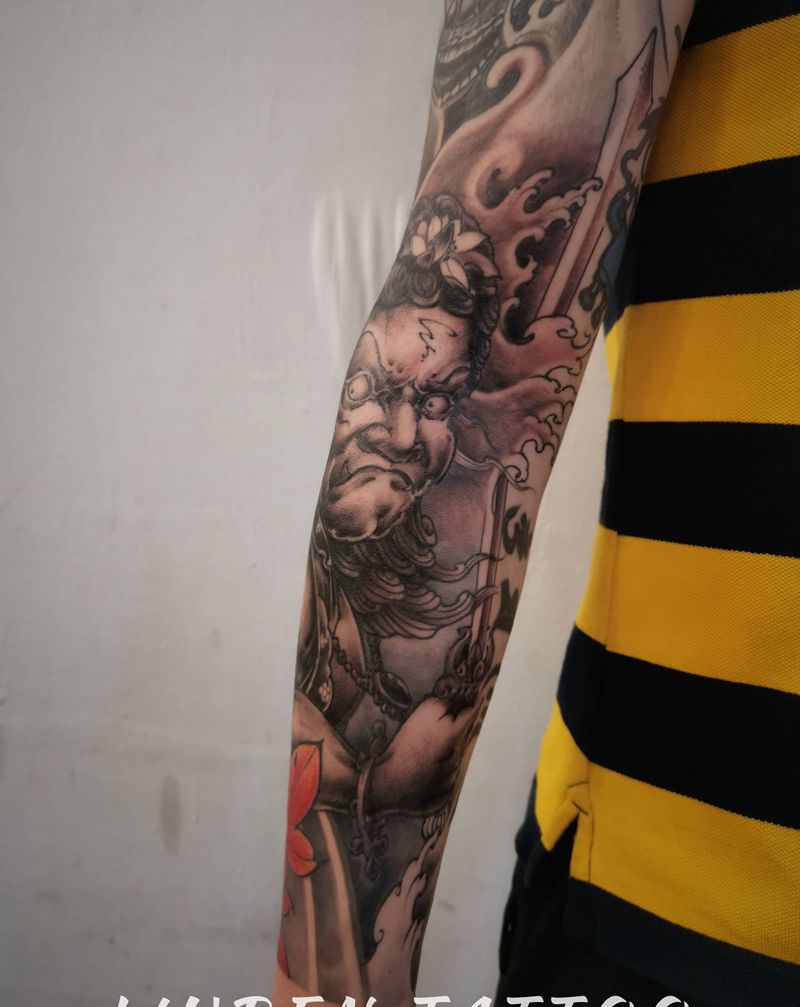 不动冥王纹身图片_手臂新传统纹身图案