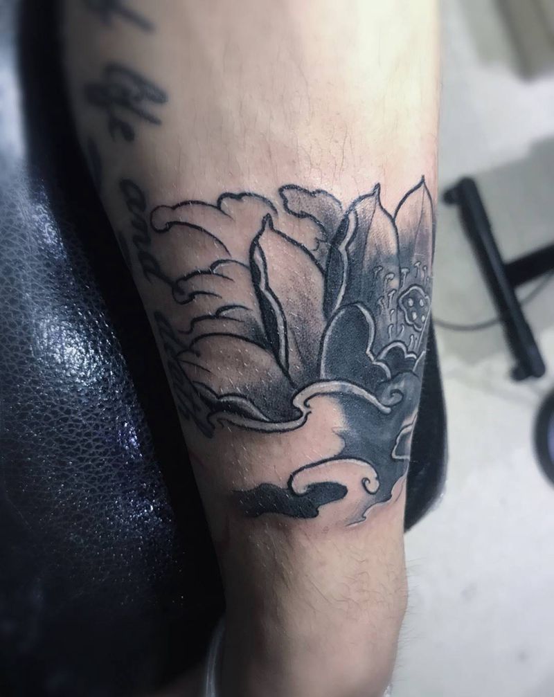 遮盖图腾纹身图片_成品手部传统植物纹身图案