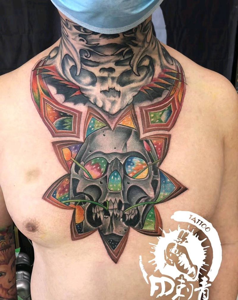 乱配纹身图片_胸部水彩几何纹身图案