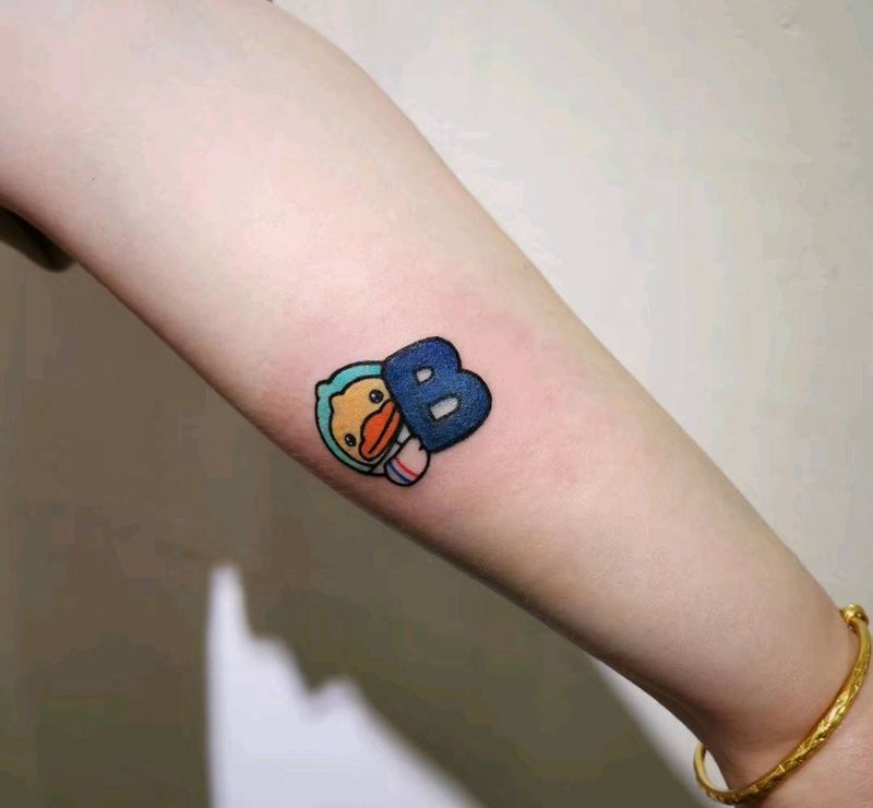 小黄鸭纹身图片