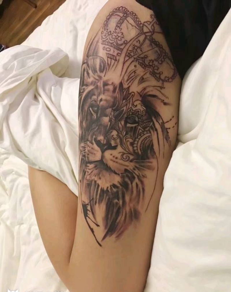 狮子纹身图片_臀部欧美动物纹身图案