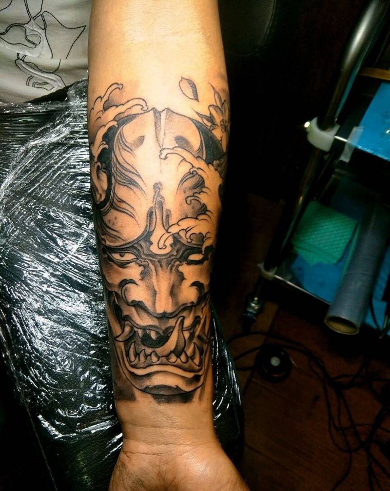 般若纹身图片_手部传统成品纹身图案