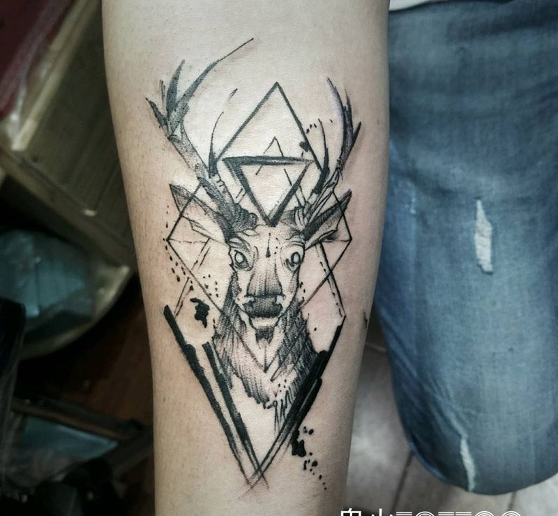 鹿纹身图片_成品纹身图案