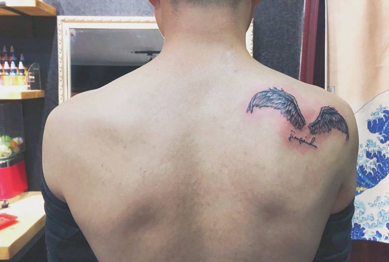 翅膀纹身图片
