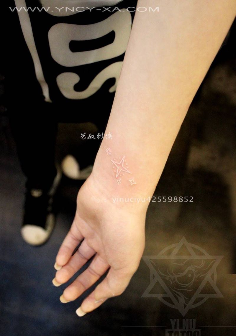 设计白色纹身✨纹身图片_成品手部清新艺奴刺域原创纹身图案