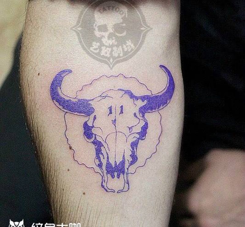 牛纹身图片_成品手臂动物艺奴刺域纹身图案