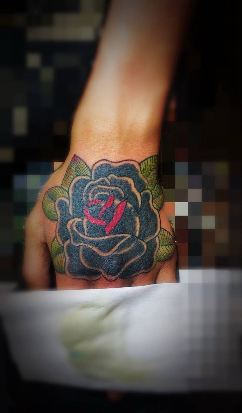 手背遮盖纹身图片_手臂Old School纹身图案