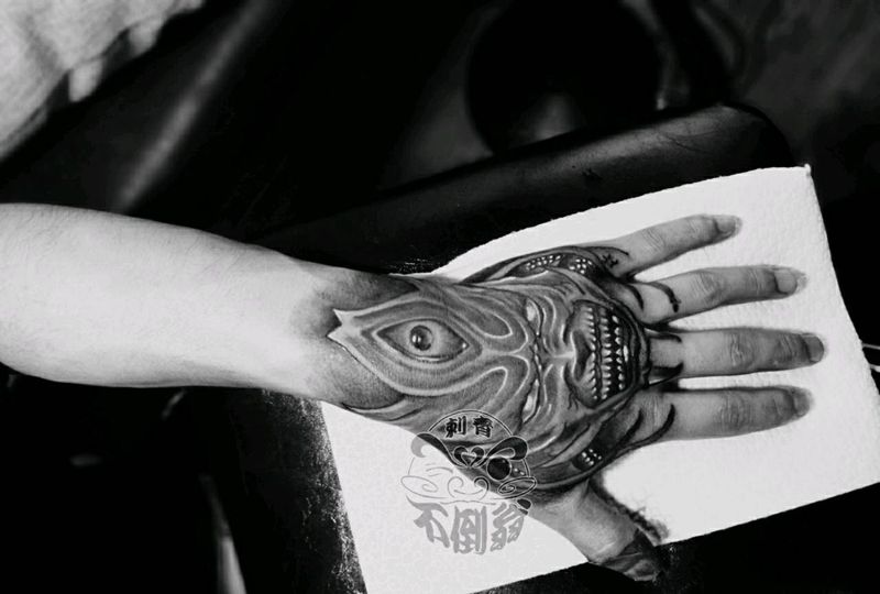 异形遮盖纹身图片_欧美写实纹身图案