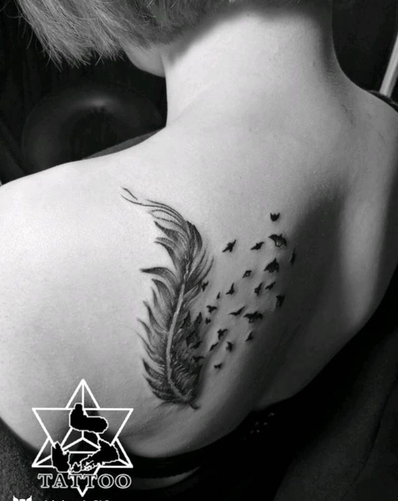 羽毛遮盖纹身图片_肩部大理六刺青成品纹身图案