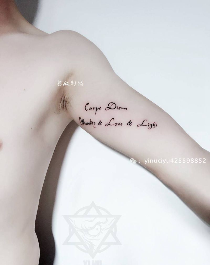 大臂内侧字母纹身图片_成品手臂清新艺奴刺域纹身图案