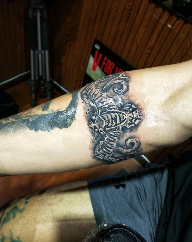 蝠纹身图片_手臂欧美成品纹身图案