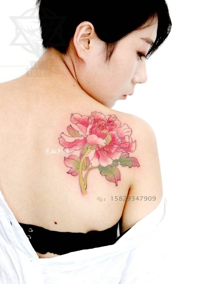 关于爷爷的刺青纹身图片_成品背部国画艺奴刺域纹身图案