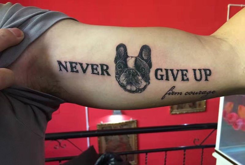 一只叫汤圆的法斗纹身图片