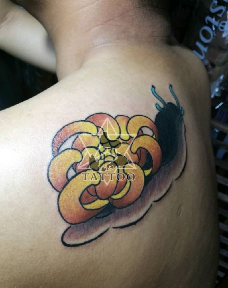 菊蜗纹身图片_肩部大理六刺青成品纹身图案