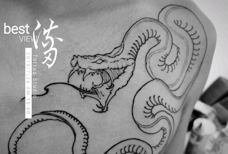 近期小图纹身图片_腿部点刺纹身图案