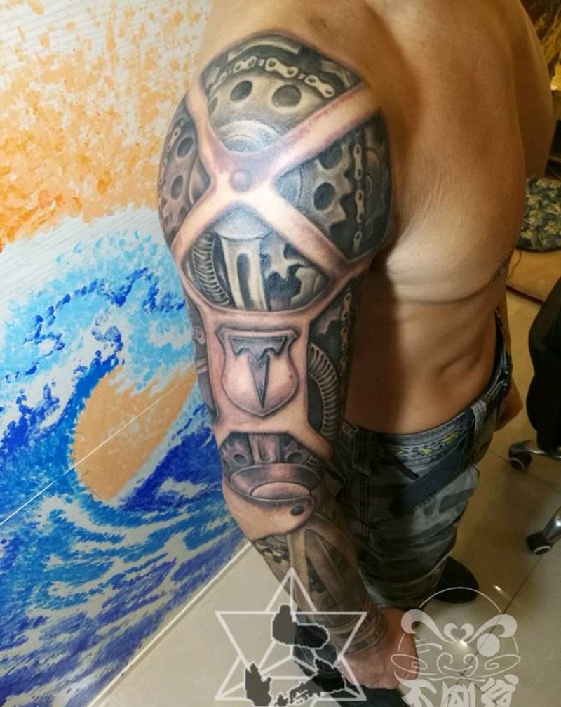 机械臂客人自带图纹身图片_手臂欧美大理六刺青不倒翁北京成品纹身图案