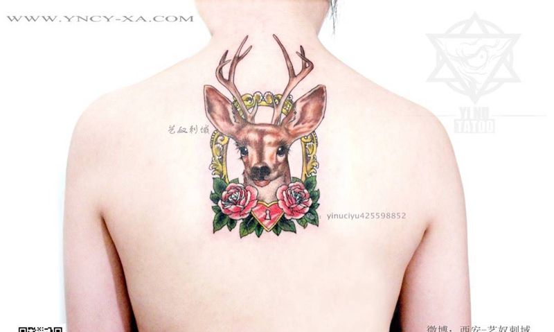 麋鹿纹身图片_成品背部欧美动物艺奴刺域纹身图案