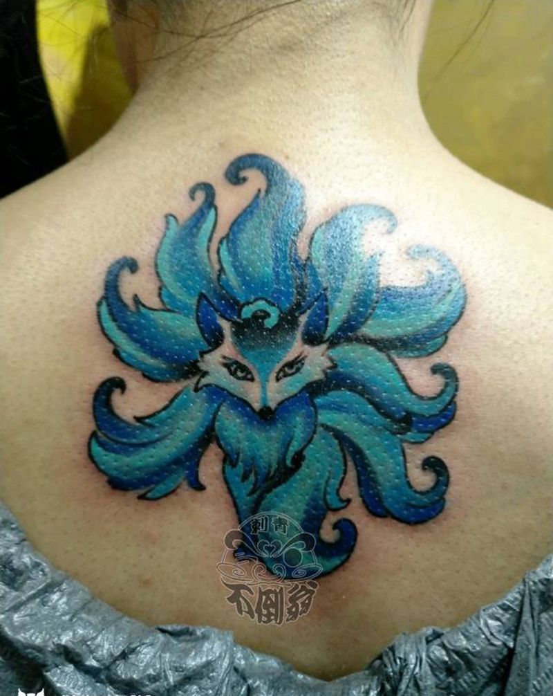九尾狐纹身图片_背部纹身图案
