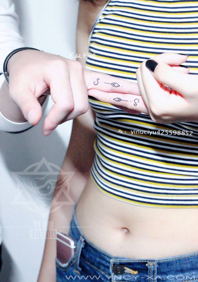 情侣纹身纹身图片_成品清新原创艺奴刺域手部纹身图案