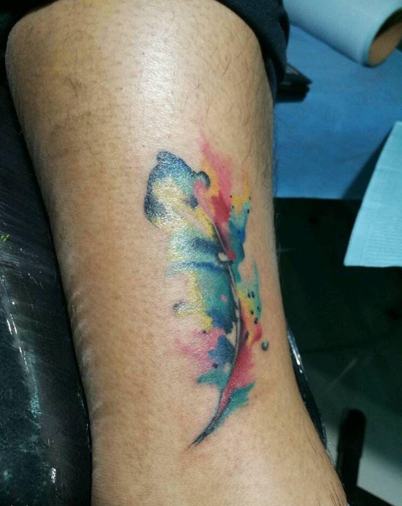 水彩羽毛纹身图片_欧美清新原创大理六刺青成品纹身图案