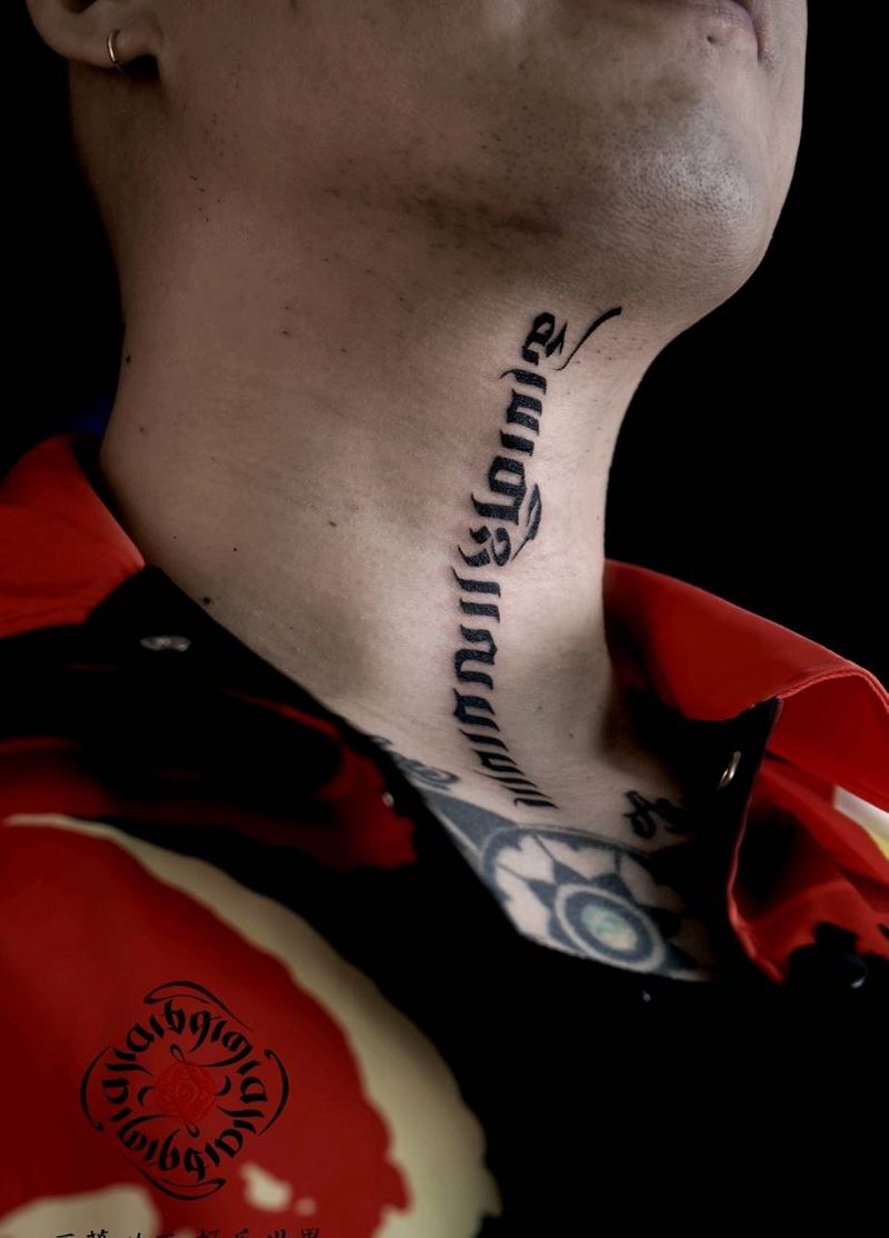 藏文纹身图片_颈部纹身图案