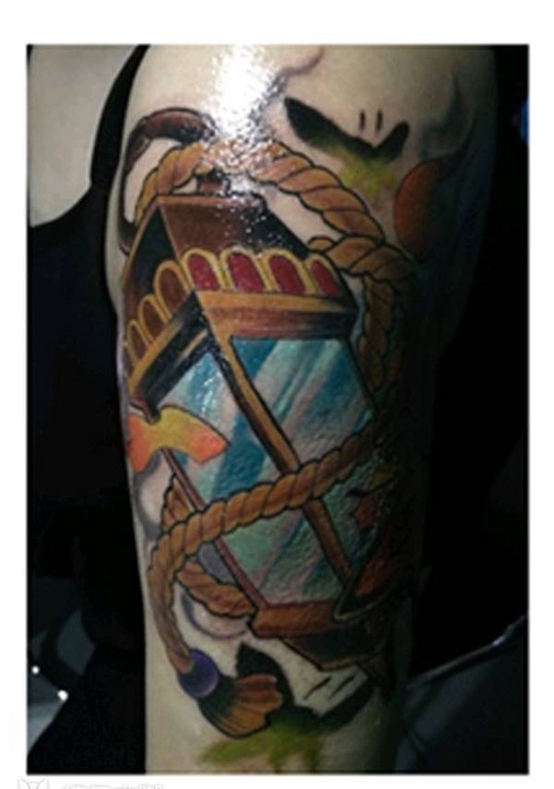 飞蛾扑火纹身图片_欧美六刺青不倒翁成品纹身图案