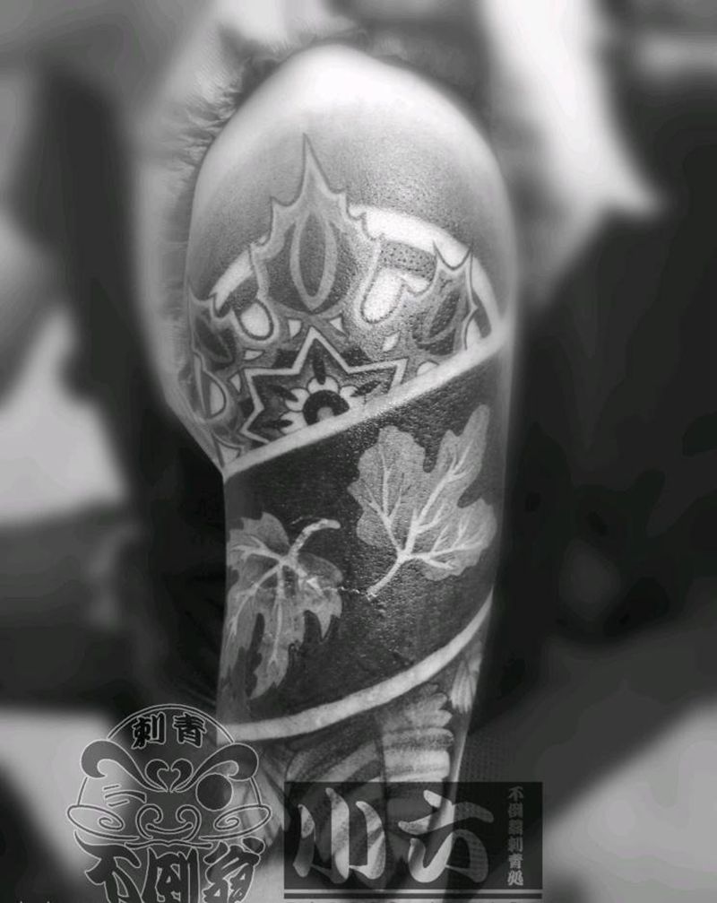 原创图腾遮盖纹身图片_手臂几何图腾成品纹身图案