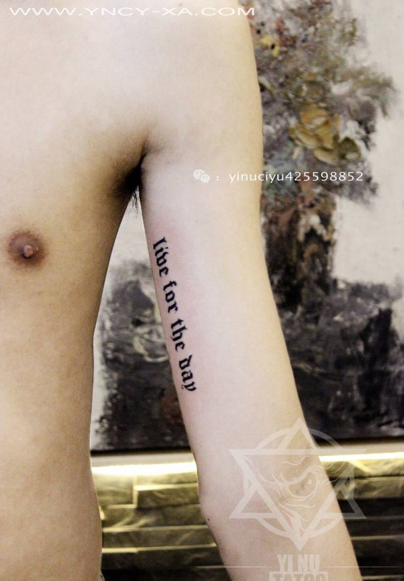 大臂内侧纹身图片_成品手臂艺奴刺域纹身图案