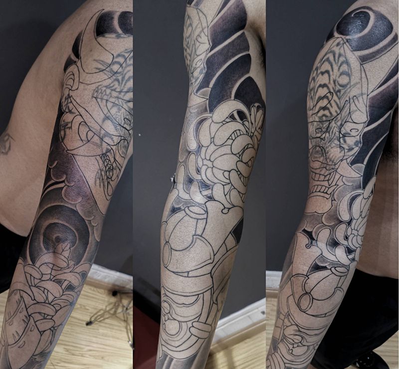 老传统遮盖花臂纹身图片_手臂老传统般若鬼武士菊花纹身图案