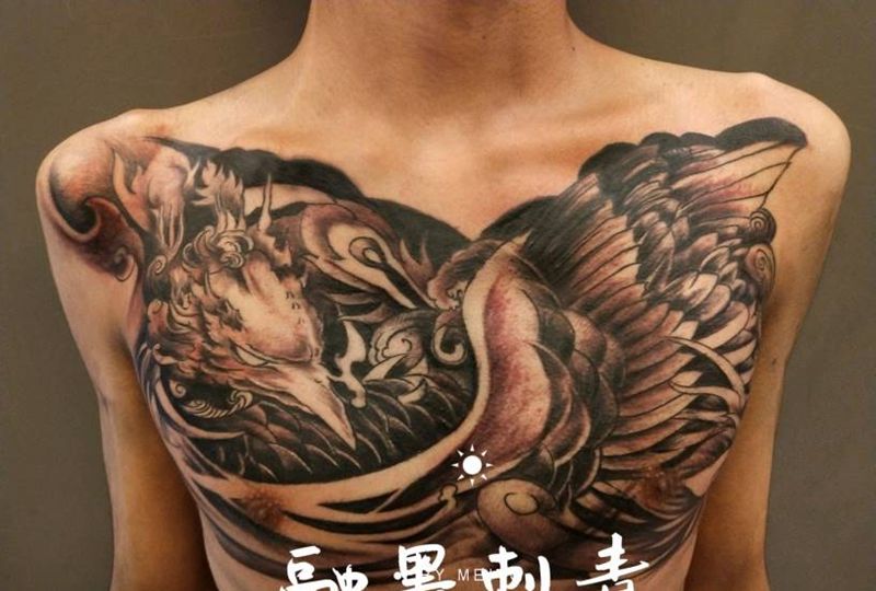 凤凰纹身图片_胸部纹身图案