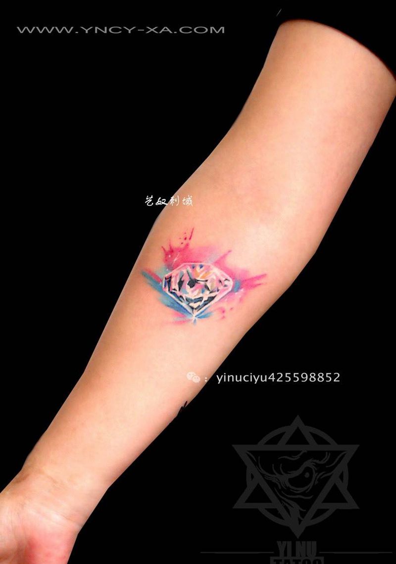 顾客自带图钻石纹身纹身图片_成品手臂清新艺奴刺域纹身图案