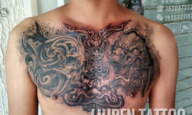 花胸遮盖纹身图片_胸部纹身图案