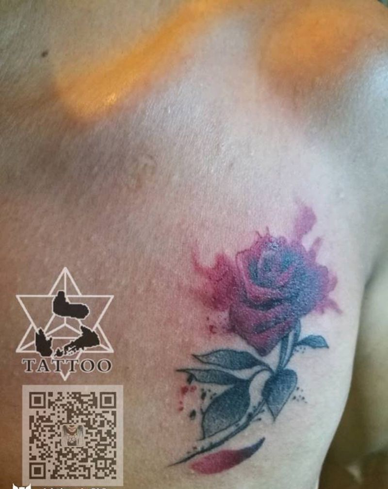 水彩玫瑰纹身图片_胸部欧美大理六刺青成品纹身图案