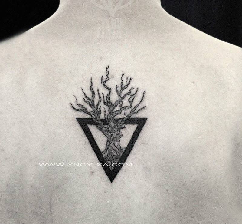 生命树纹身图片_成品背部清新艺奴刺域纹身图案