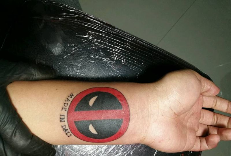 死侍纹身图片_手臂大理六刺青成品纹身图案