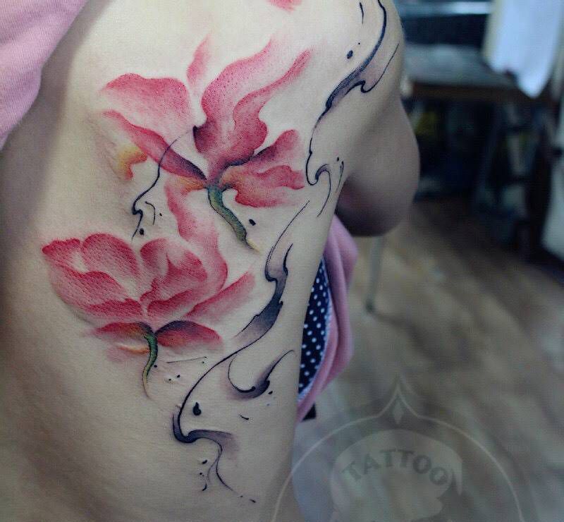 原创写意纹身图片_成品背部清新花艺奴刺域纹身图案