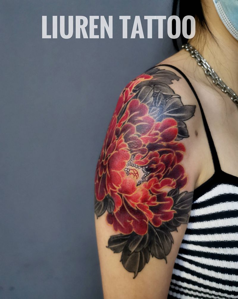 牡丹纹身图片_肩部新传统老传统纹身图案