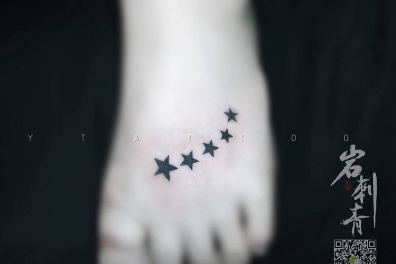 星星纹身图片_成品腿部清新图腾纹身图案