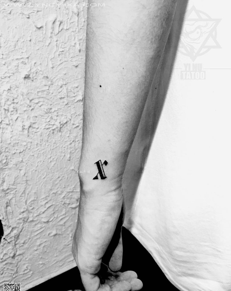 X纹身图片_成品手部艺奴刺域字母字符纹身图案