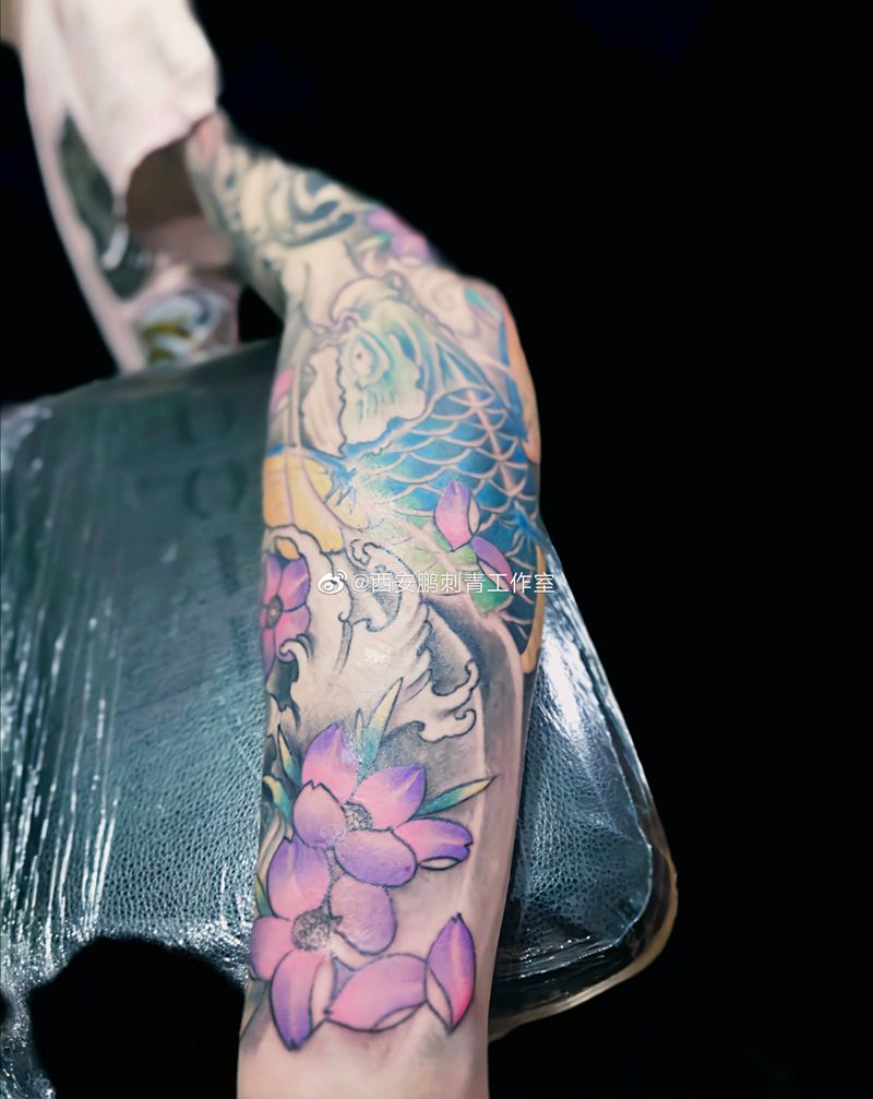 鲤鱼纹身图片_手臂新传统纹身图案