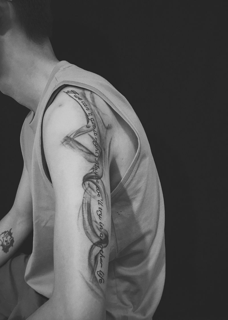 手臂设计纹身图片_手臂水墨纹身图案