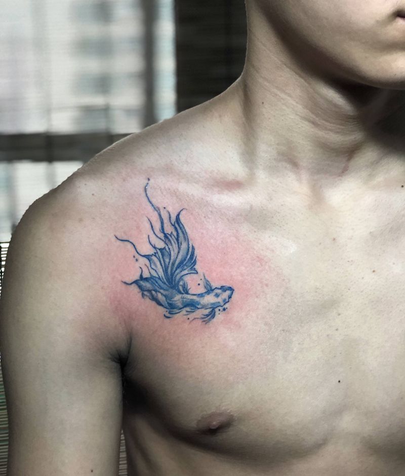 蓝色小鱼纹身图片_肩部水墨纹身图案