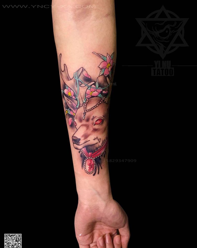 原创—鹿 帅哥美女都爱的永恒主题之一[爱心]纹身图片_成品艺奴刺域原创欧美动物手臂纹身图案