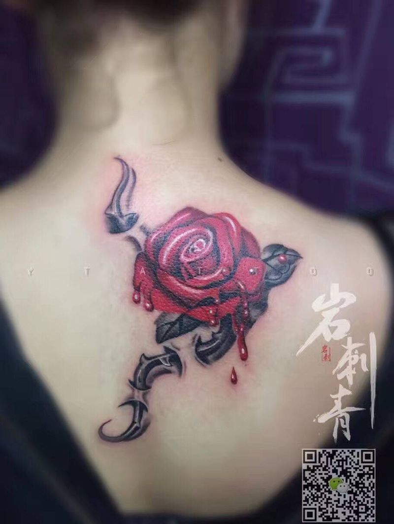 玫瑰纹身图片_成品背部欧美植物纹身图案