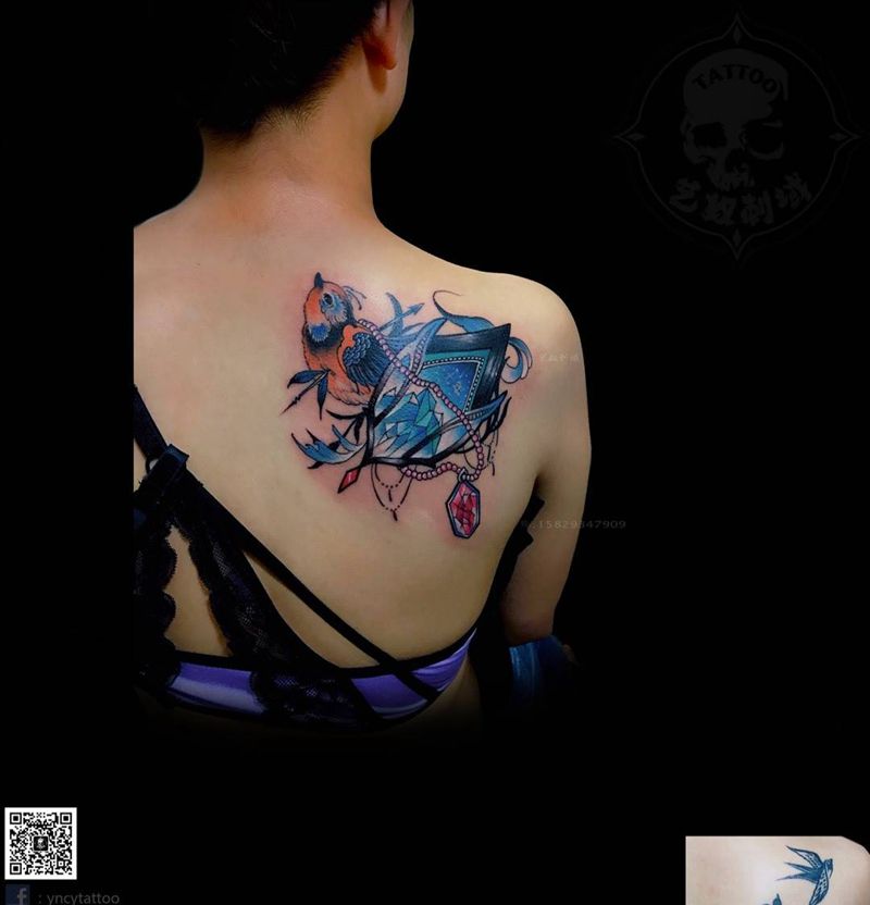 原创燕子遮盖纹身图片_成品艺奴刺域原创动物清新背部肩部纹身图案