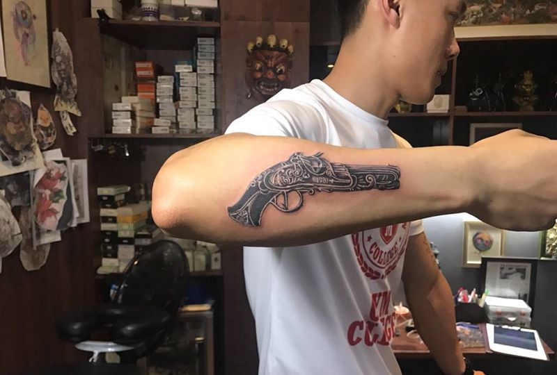 火枪纹身图片_成品手臂欧美写实西安贴纸纹身图案