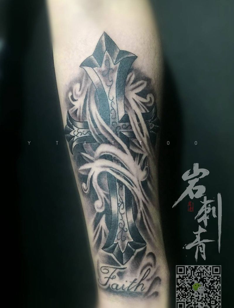 十字架纹身图片_成品手臂欧美宗教纹身图案