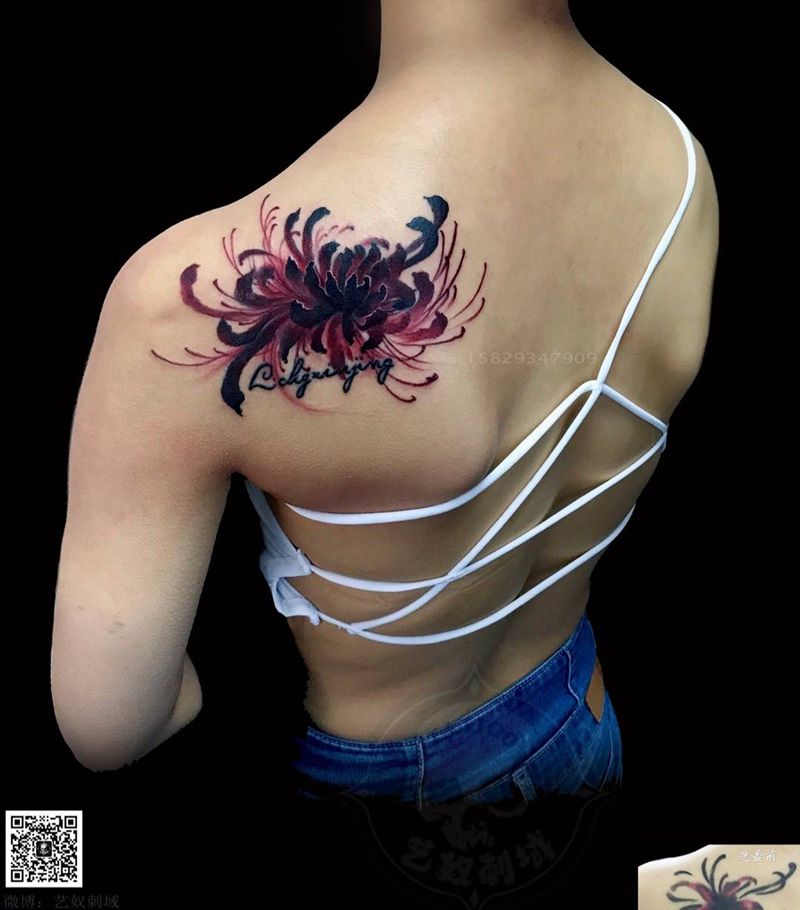 原创彼岸花遮盖纹身图片_艺奴刺域清新成品背部植物纹身图案